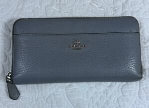 Coach Women's Gray Long Zip Around Wallet Leather Organizer Clutch Purse Classic